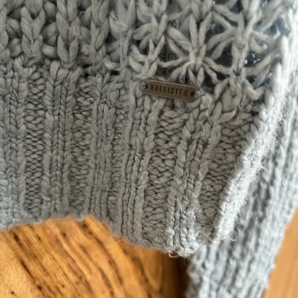 Hollister comfy, cozy rib stitch woman’s sweater - Picture 3 of 11